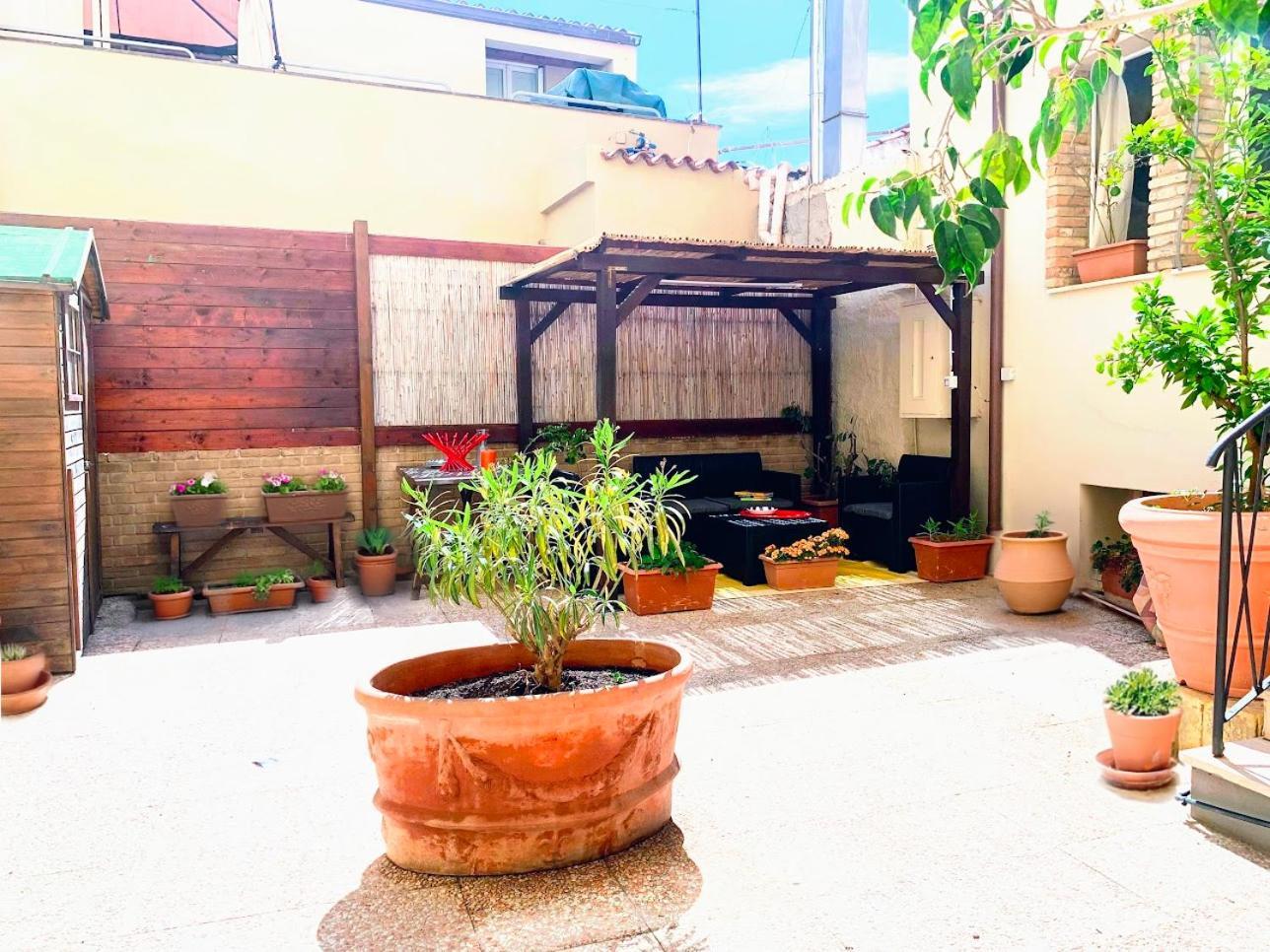 Apartmán Oasi Urbana Con Terrazza E Vista Cagliari Exteriér fotografie